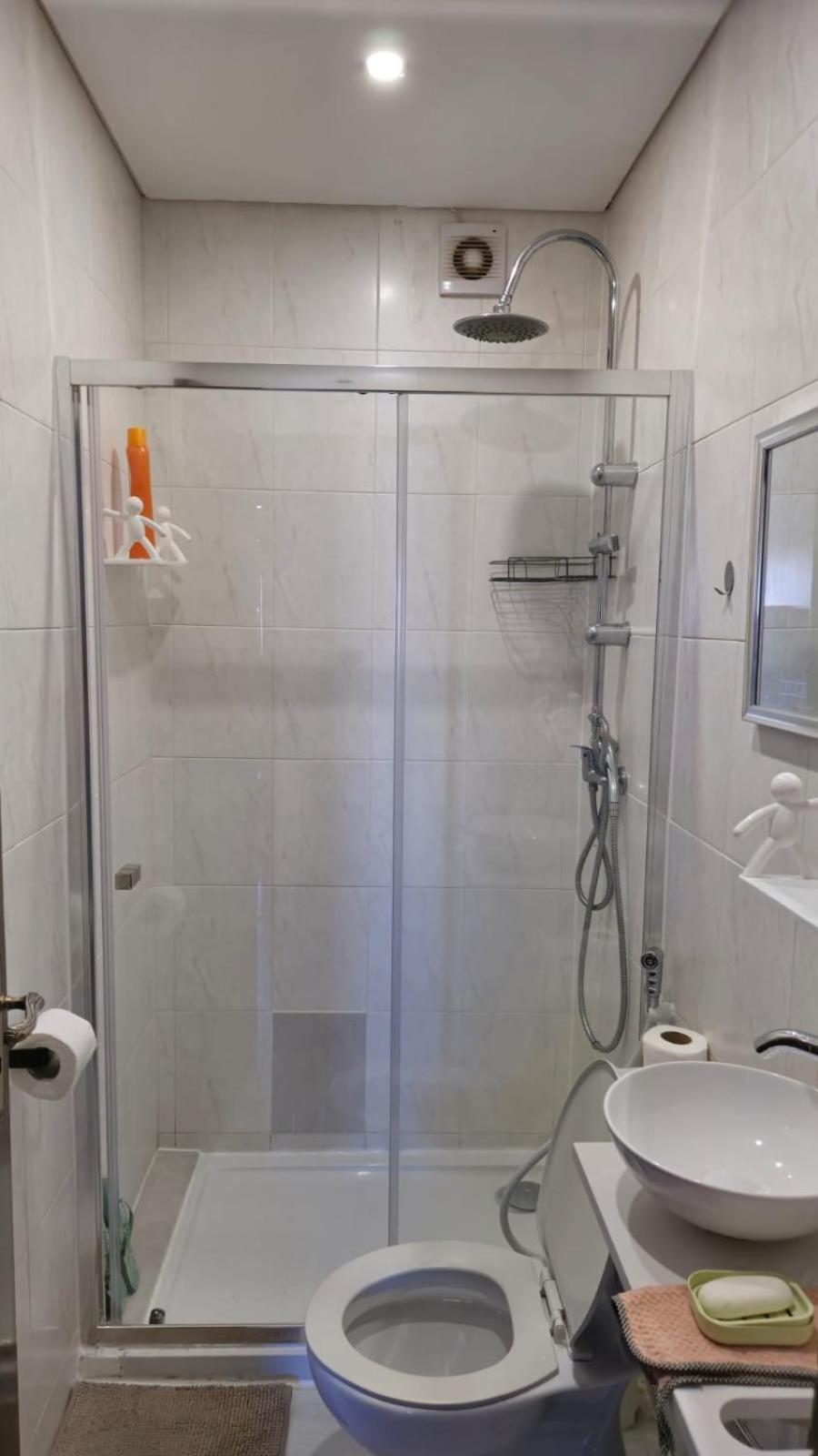 Familiar Com Cama De Casal Apenas Casais E Raparigas Nenhum Homem Individual