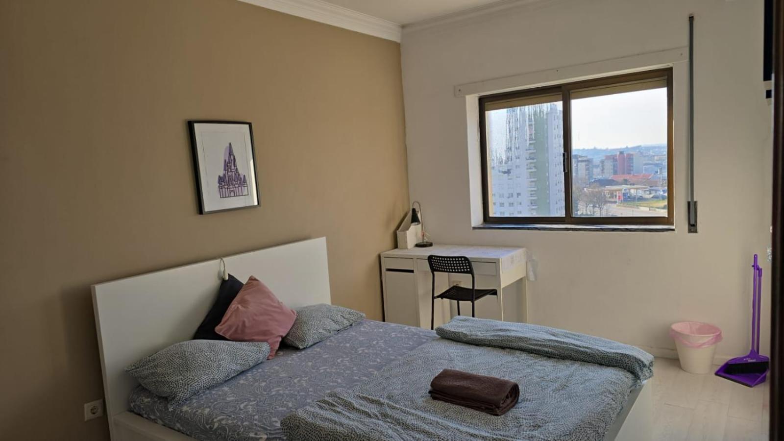 Familiar Com Cama De Casal Apenas Casais E Raparigas Nenhum Homem Individual Habitación en casa particular *